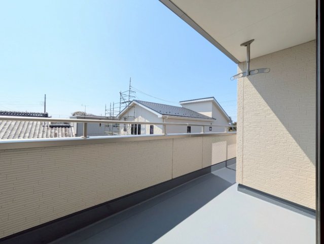 バルコニーは二部屋から行き来できます！