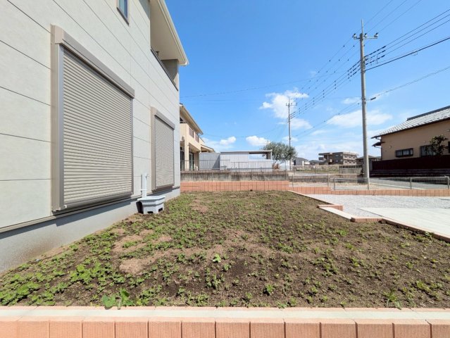 お庭はちょっとしたガーデニングや家庭菜園に◎