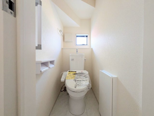 トイレは1階と2階の2ヶ所についております!