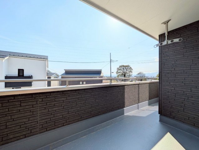 バルコニーは二部屋から行き来できます！