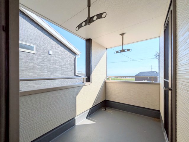 インナーバルコニー付きで急な雨でもお洗濯もの安心♪