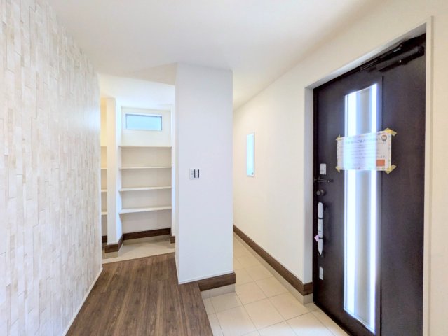 毎日のいってきますとただいまはこの玄関で！