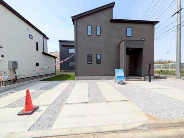 お車約2台駐車可能！