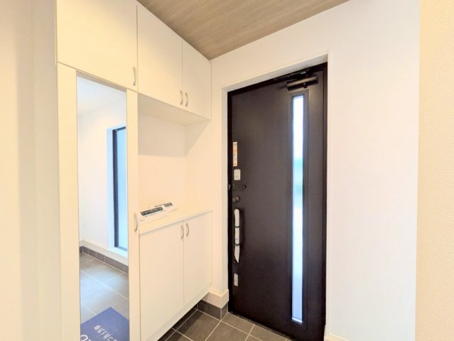 毎日のいってきますとただいまはこの玄関で！