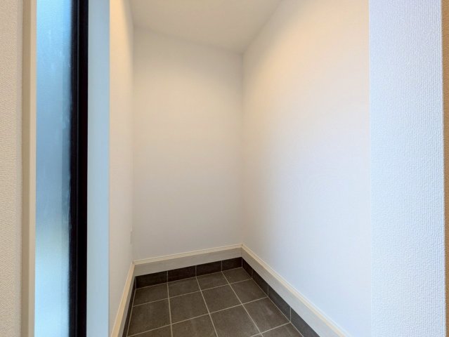 シューズクローク付き！玄関周りスッキリ片付きます♪