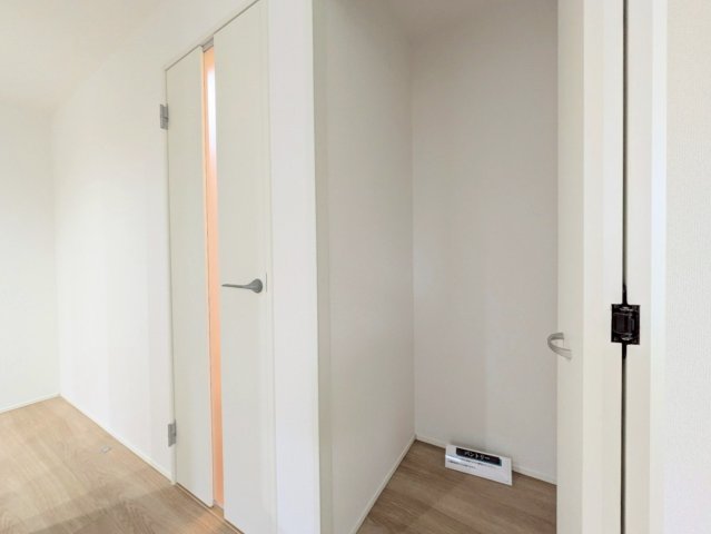 パントリー付き！日用品などをスッキリ収納できます♪