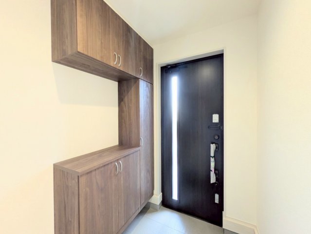 毎日のいってきますとただいまはこの玄関で！