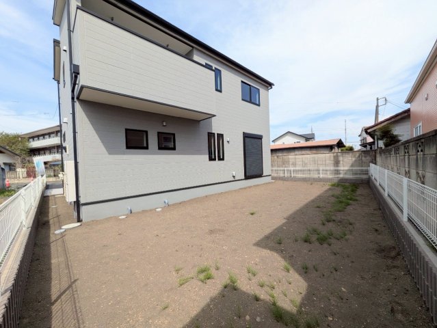 お庭はちょっとしたガーデニングや家庭菜園にも◎