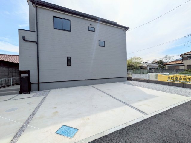 道路側からの外観!