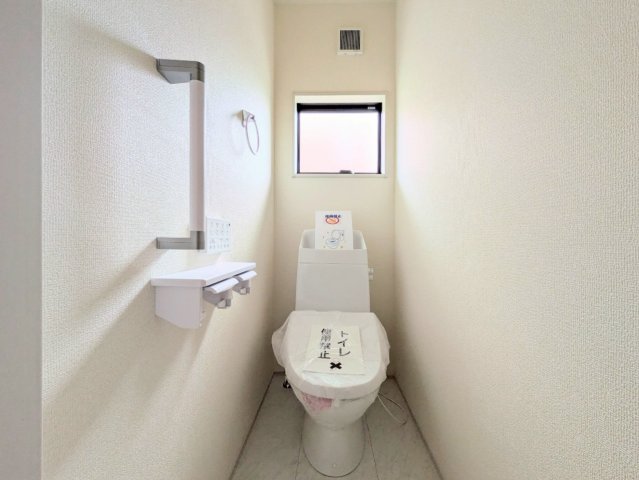 トイレは1階と2階の2ヶ所についております！