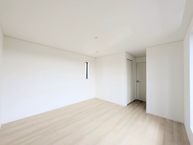 約8.75帖の洋室!