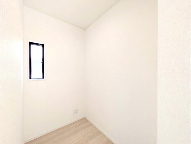 リビング横にはフリースペース付き!生活に合わせて使い方いろいろ♪