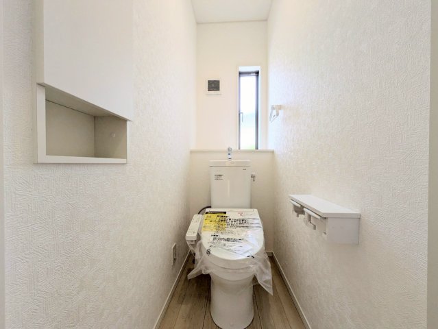 トイレは温水洗浄便座です!