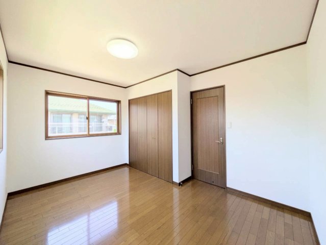 約6.5帖の洋室！