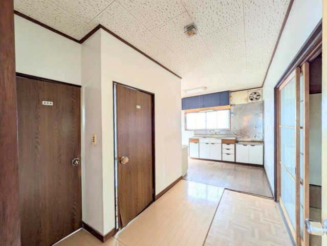 附属建物:室内
