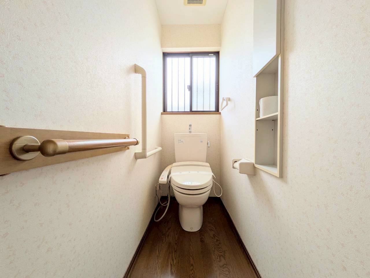 トイレにも収納付き!