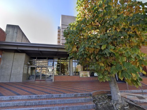 【図書館】前橋市立図書館まで320ｍ