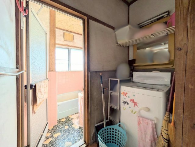 コンパクトな脱衣所!