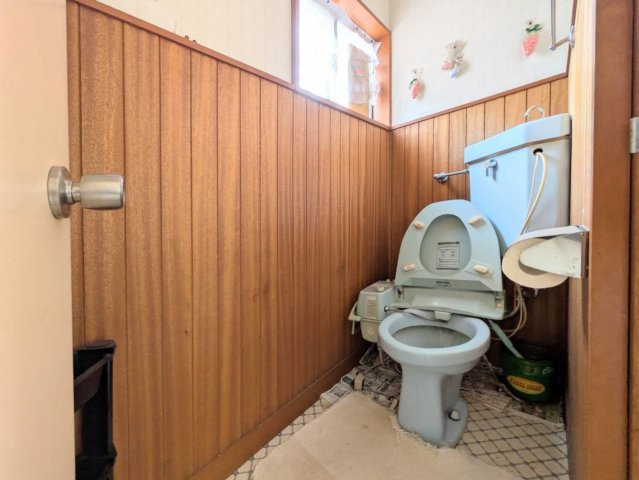 トイレは1階と2階の2ヶ所についております!
