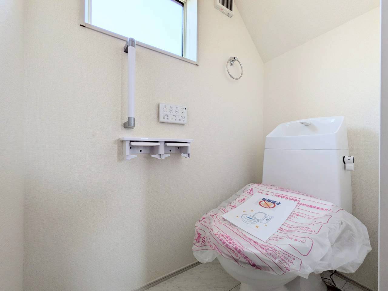 トイレは1階と2階の2ヶ所についております!